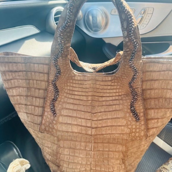 Nancy Gonzalez Crocodile Suede Leather Bag! Beautiful and lots of pockets! - Picture 2 of 14